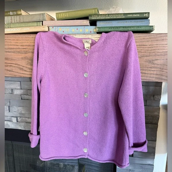 Vintage silk cardigan 🌸 - Picture 1 of 4